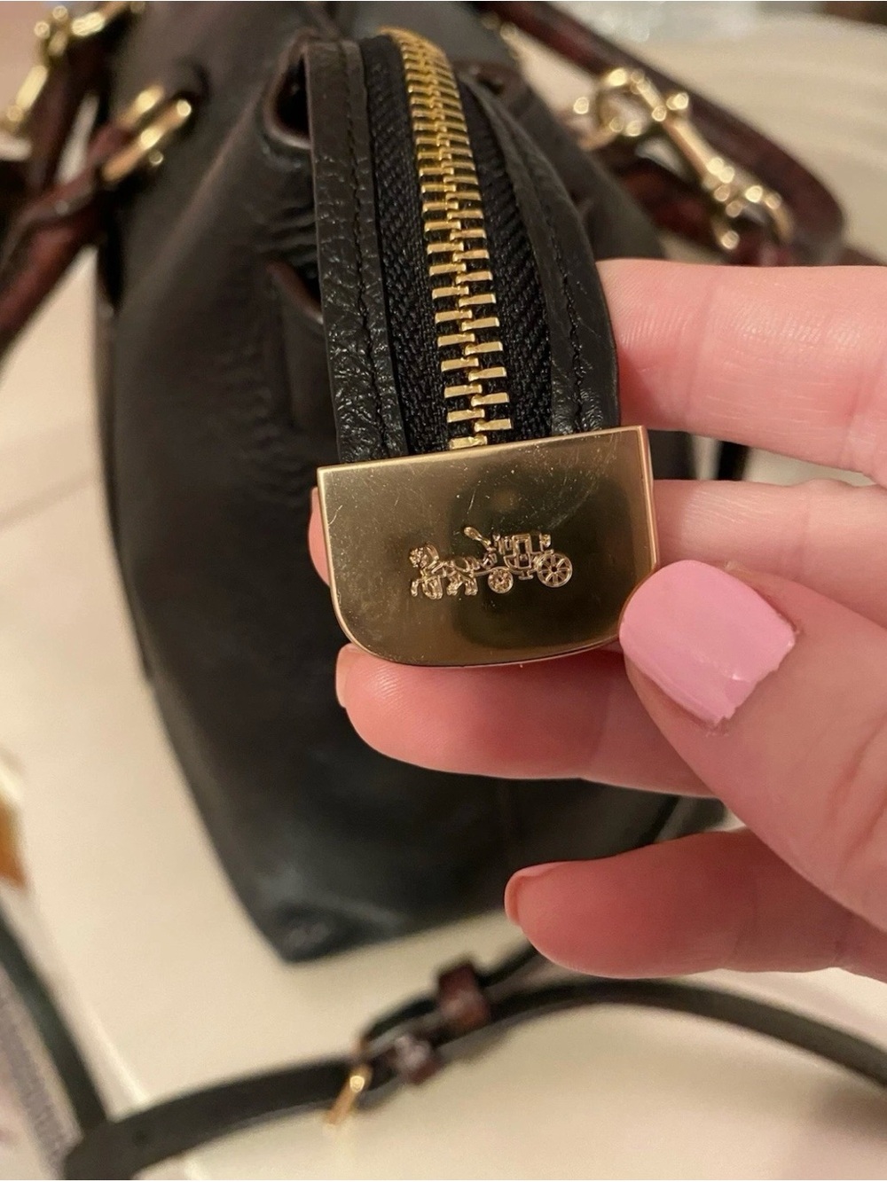 Coach Black Leather Shoulder Bag with Signature Brown Pocket and Gold Hardware - Picture 6 of 9